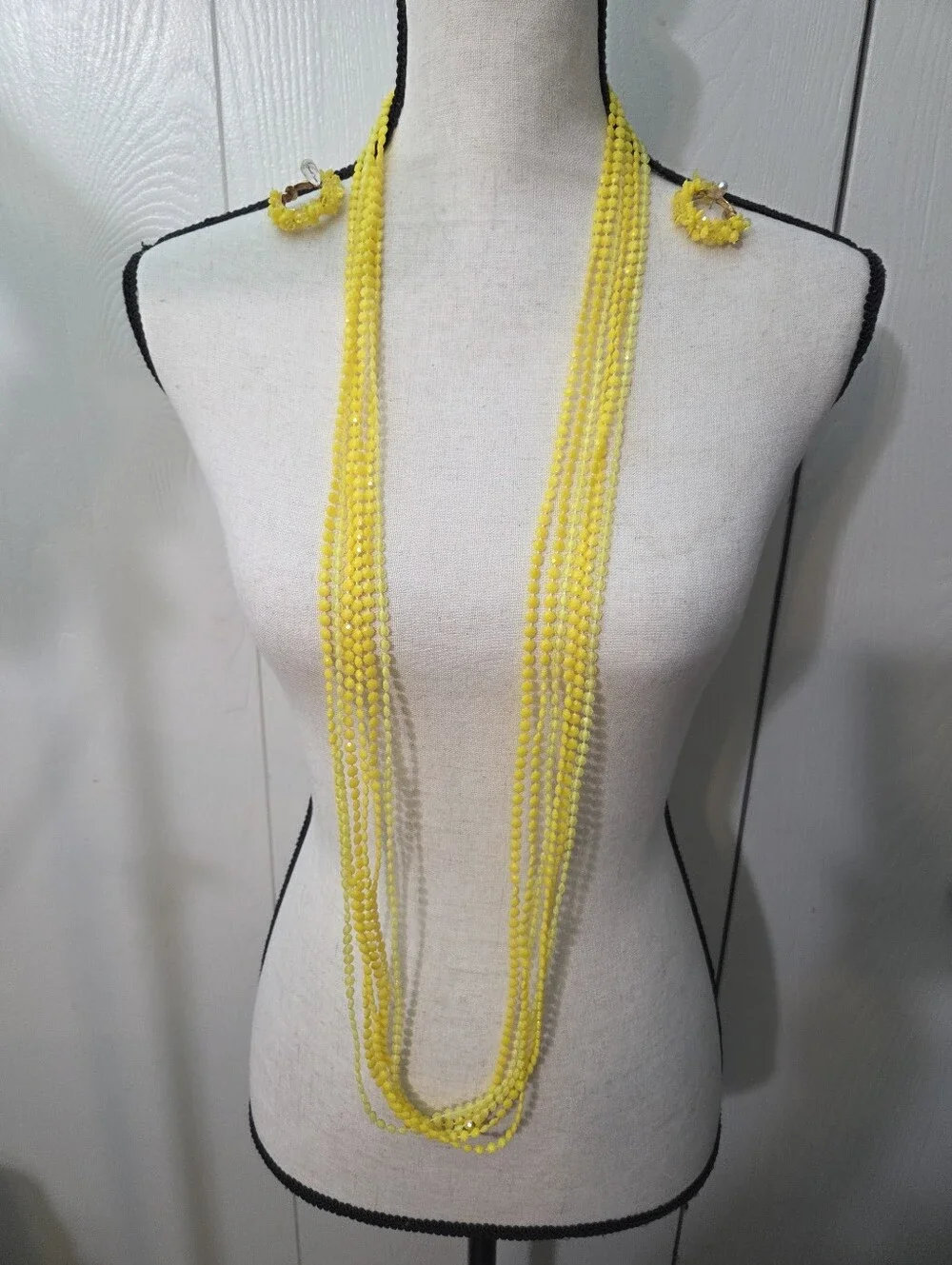 vtg lemon yellow flapper style plastic beaded long necklace clip earring set